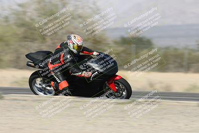 media/Dec-01-2025-Moto Forza (Mon) [[2daa91e15f]]/3-Beginner Group/Session 2 (Turn 7 Inside Pans)/